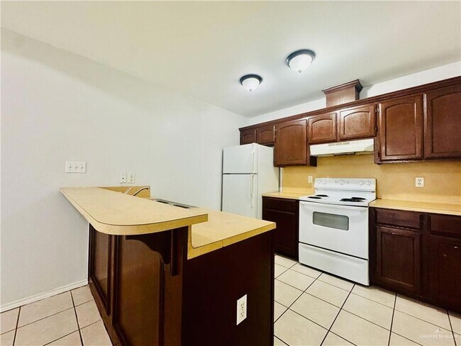 Building Photo - 1409 W Prosperity Dr
