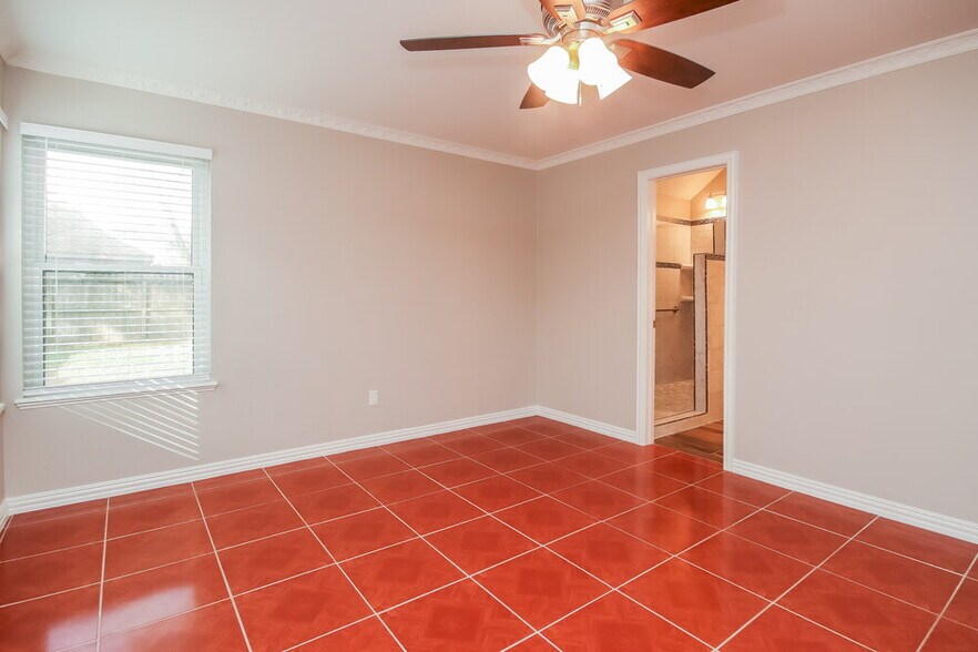 Building Photo - 15622 Thornbrook Dr