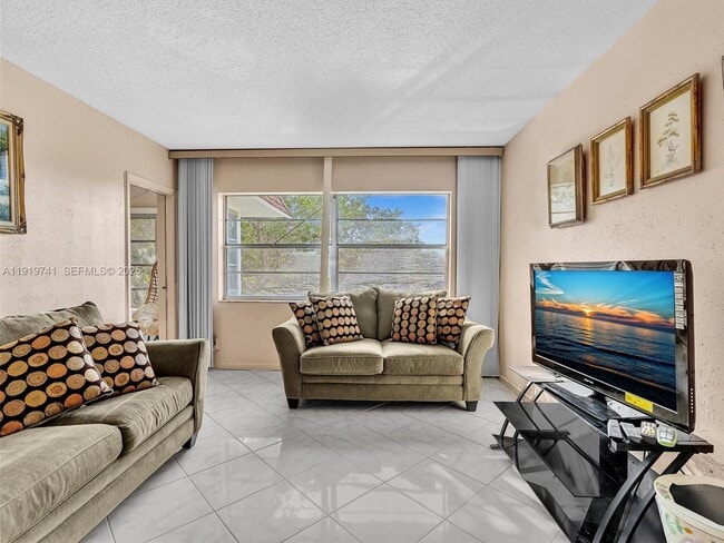 Building Photo - 5102 NW 36th St