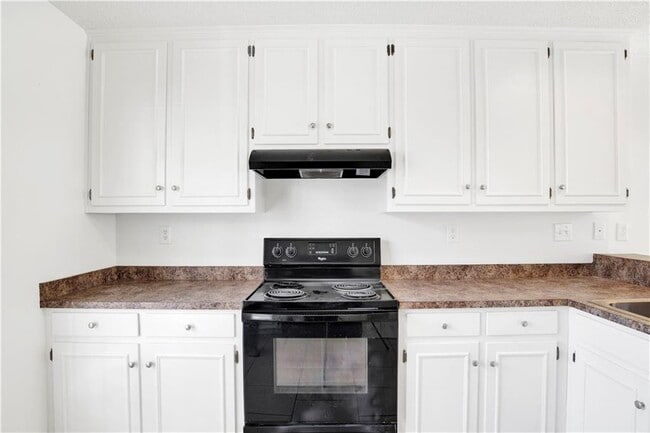 Building Photo - 5631 Bentley Ln