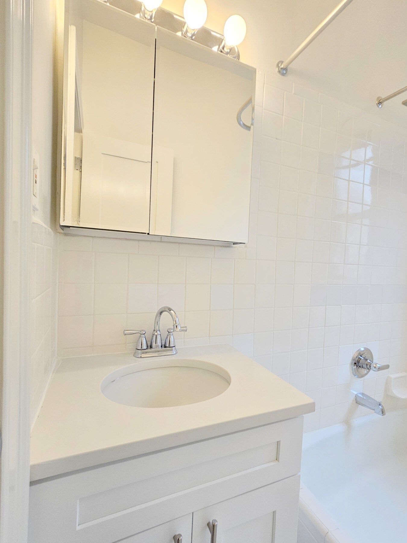 Building Photo - 652 W 163rd St