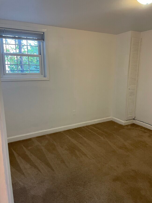 Building Photo - 618 S Quincy St