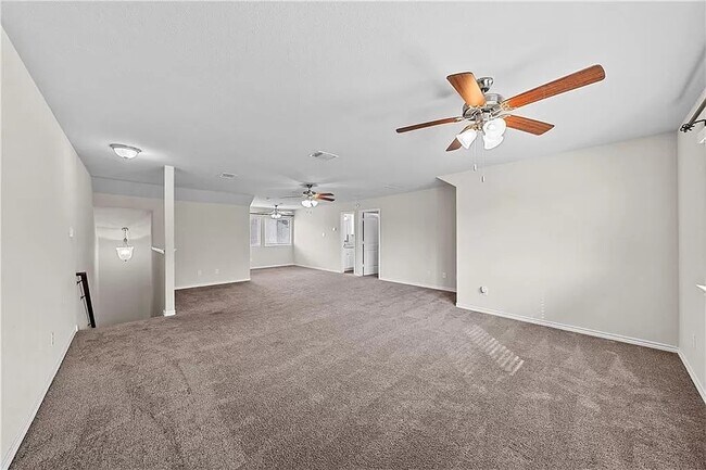 Building Photo - 605 Lister Dr