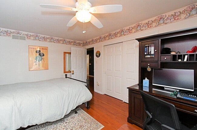 Building Photo - 187 Pinecrest Ln