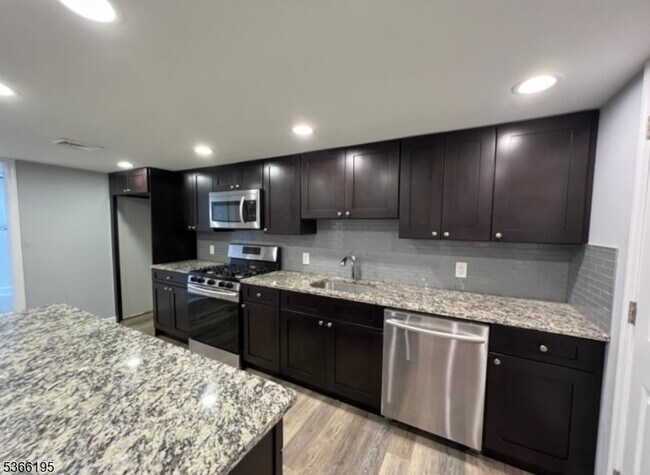 Building Photo - 2089 Galloping Hill Rd