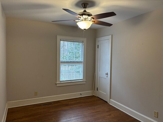 Building Photo - 3-4 bed, 2 bath with full basement in Asheboro