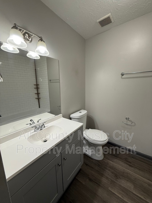 Building Photo - 3122 Creekwood Dr