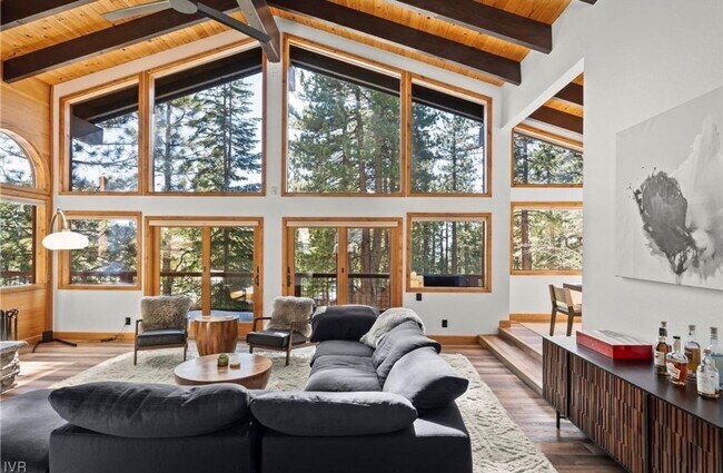 Building Photo - Mountain Modern Retreat