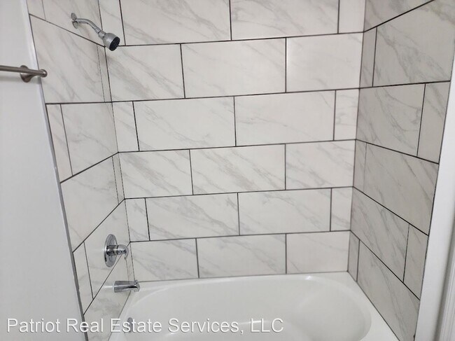 Building Photo - 3 br, 1.5 bath House - 830 Muskegon Drive