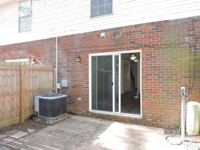 Building Photo - 3155 Belle Meade Dr