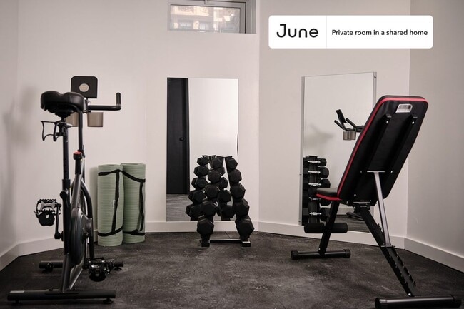 Building Photo - Room in Shared 4 bed/2 bath home