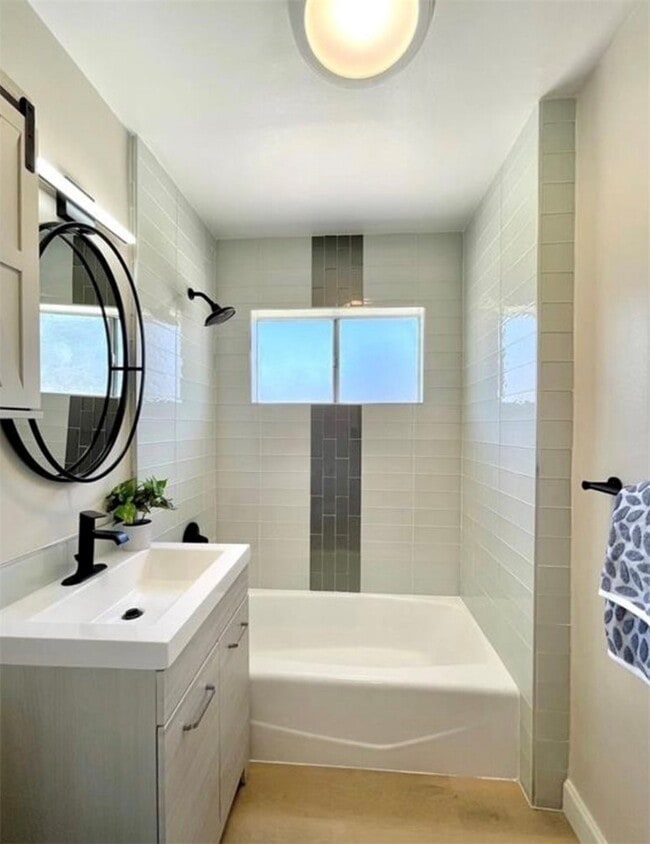 Building Photo - 2256 Rutgers Dr