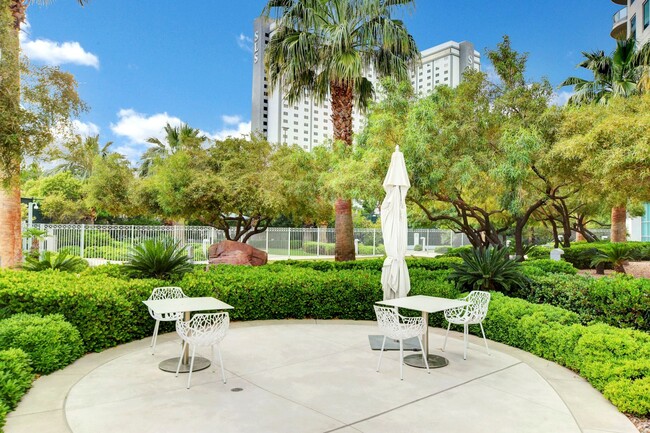 Building Photo - Turnberry Towers 2705W-City/Golf Course Vi...
