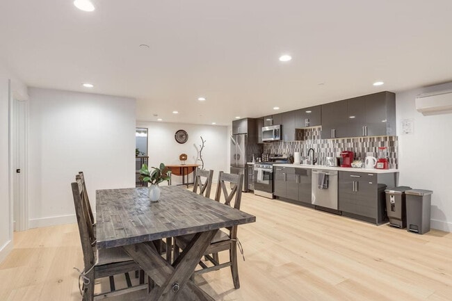 Building Photo - 115 110th Pl SE