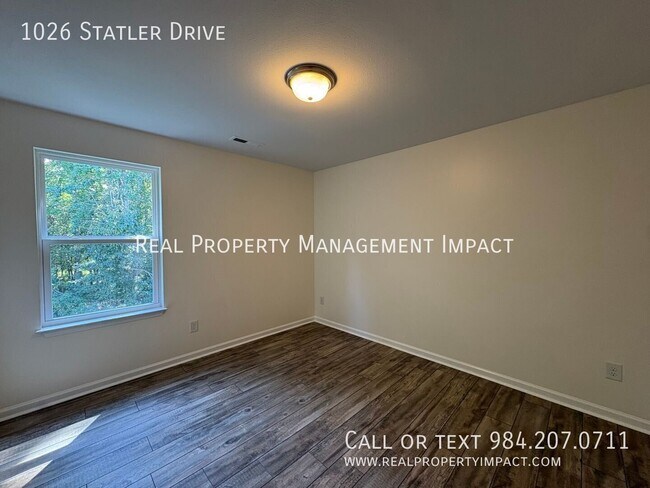 Building Photo - 1026 Statler Dr
