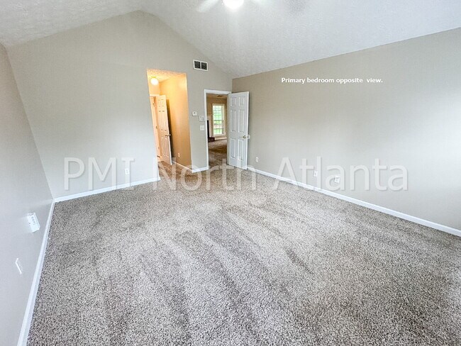 Building Photo - Ranch Style Living! All one floor!
