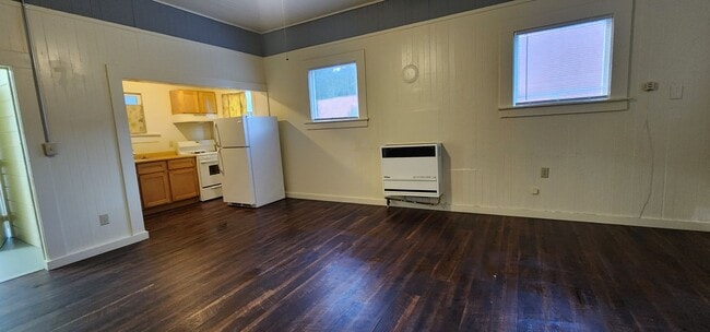 Building Photo - Apartment Unit in Rio Dell!