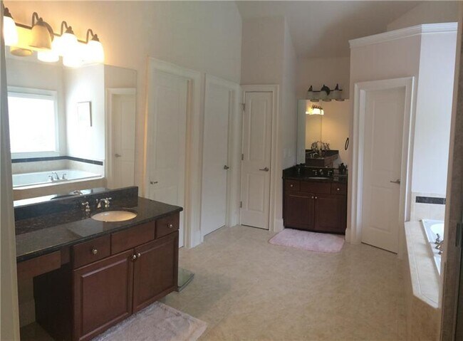 Building Photo - 203 Mount Vernon Cove