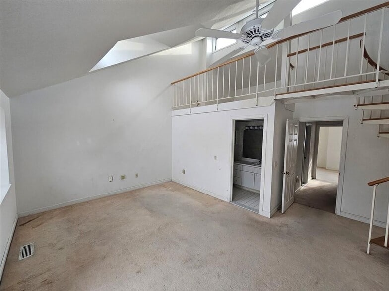 Building Photo - 37 Lawton Brook Ln