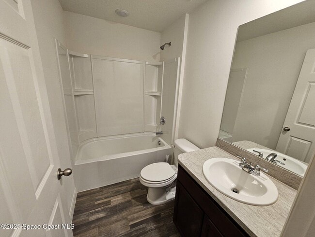 Building Photo - 1390 Vander Ave SE