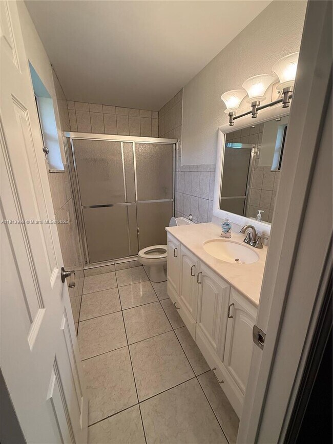 Building Photo - 6160 SW 188th Ave