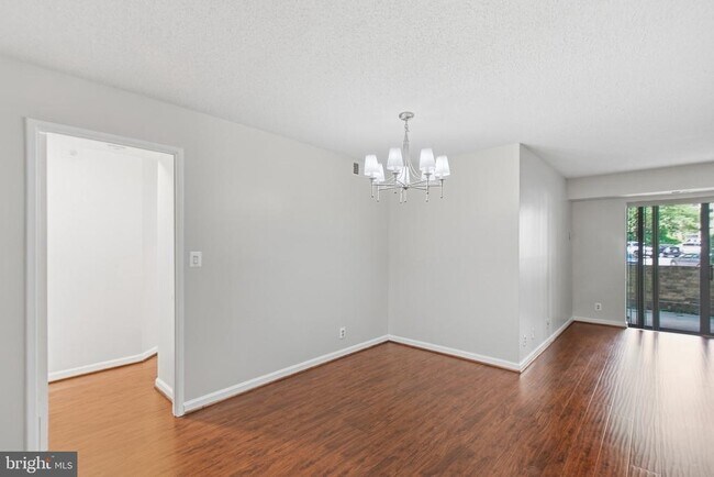 Building Photo - 5904 Mt Eagle Dr
