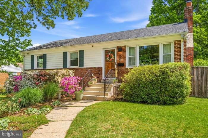 Building Photo - 3241 Holly Hill Dr