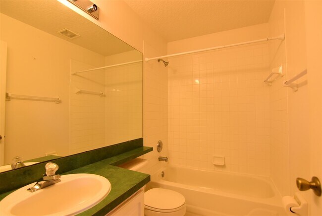 Building Photo - 3br 2.5ba townhome in GATED COMMUNITY of Cypress Lake in Kissimmee!!