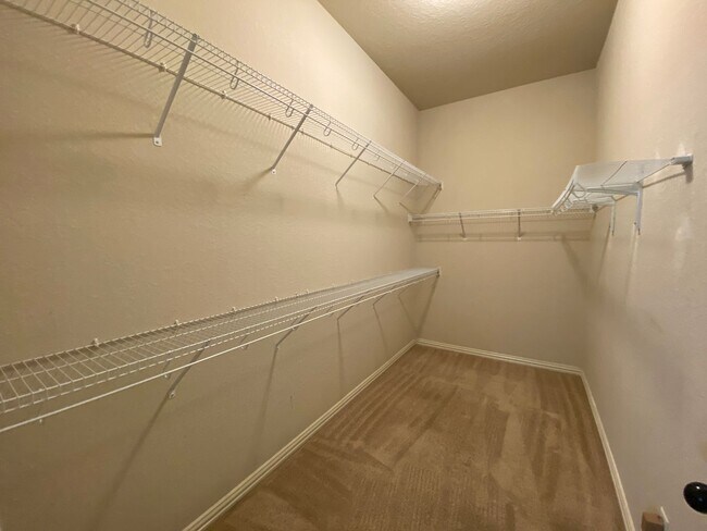 Building Photo - July Move-In Special