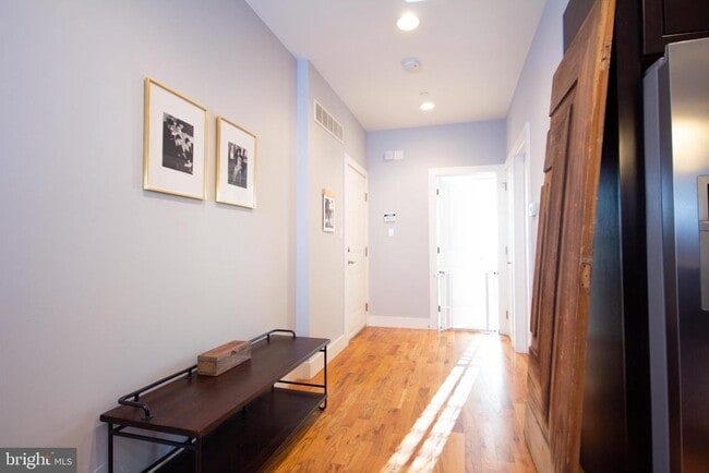 Building Photo - 738 N 19th St