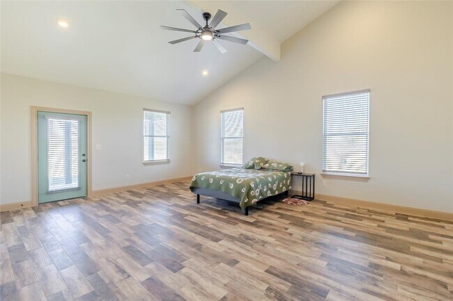 Building Photo - 303 Bob's Trail