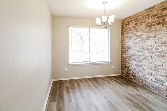 Building Photo - 1206 Cable Way