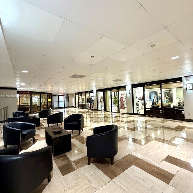 Building Photo - 555 NE 15th St