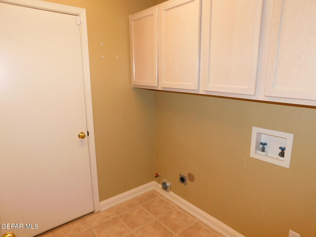 Building Photo - 917 Tecate Pl