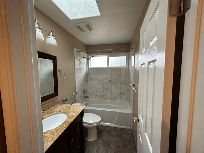 Building Photo - Perfect 4 Bed 2 Bath w/ Finished Basement ...
