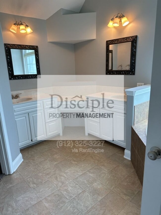 Building Photo - 387 O'Hara Dr