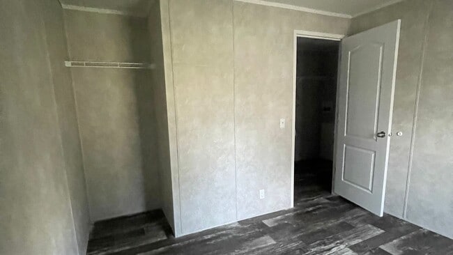 Building Photo - 4 Evergreen Ct