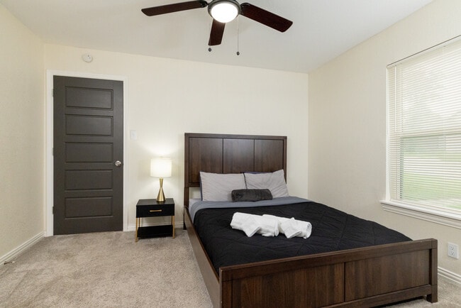 Building Photo - 7520 Sequoia Ct
