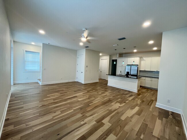 Building Photo - 821 Oak Bend Ln