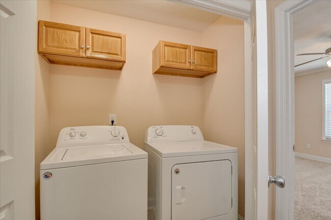 Building Photo - 150 Village Run