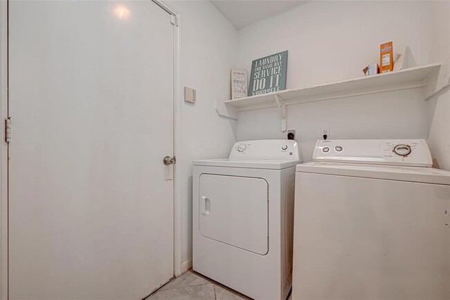 Building Photo - 2911 Killdeer Ln