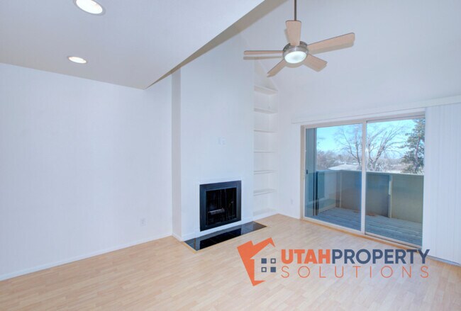 Building Photo - 1180 Foothill Dr