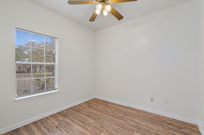 Building Photo - 2908 Whisper Oaks Ln