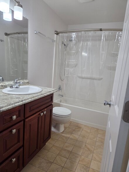 Building Photo - 3380 SE 1st St