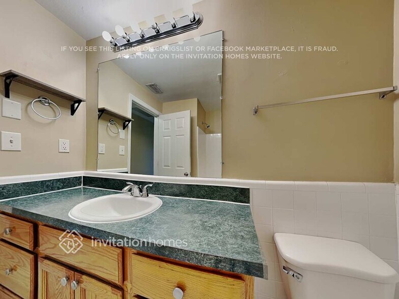 Building Photo - 1752 Thames St