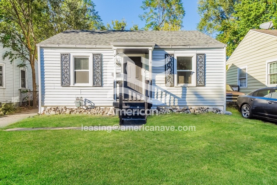 Primary Photo - 2721 Algonquin Pkwy