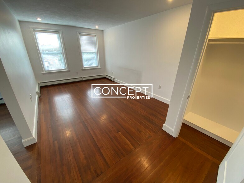 Building Photo - 310 Tappan St