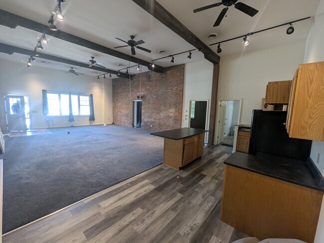 Building Photo - 11 Route 67 W