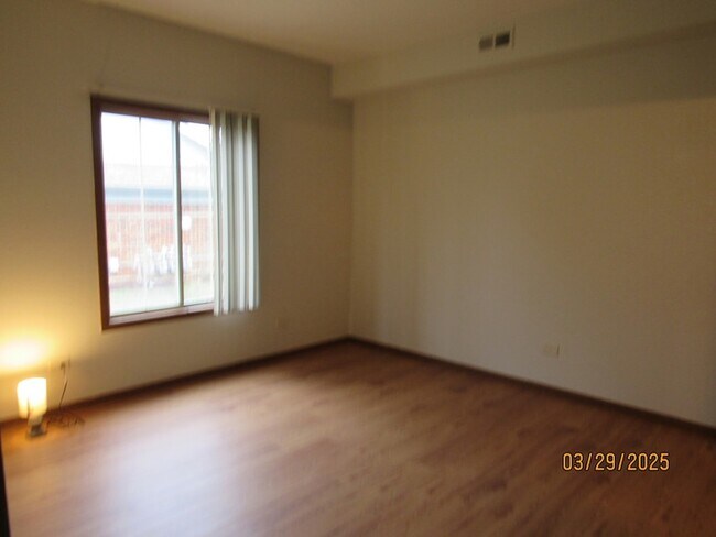 Building Photo - 1735 Chesapeake Ln