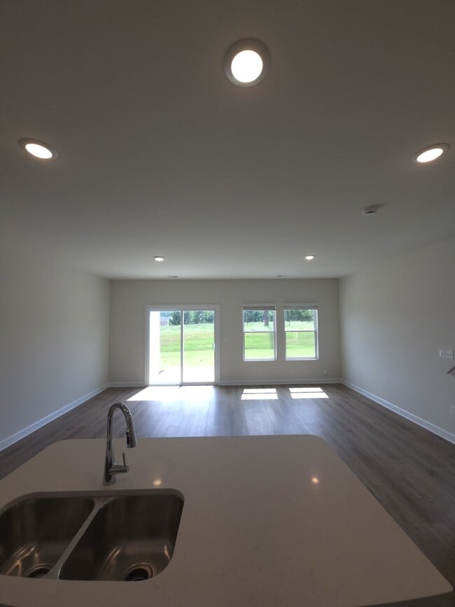 Building Photo - 2 Rockshire Trl